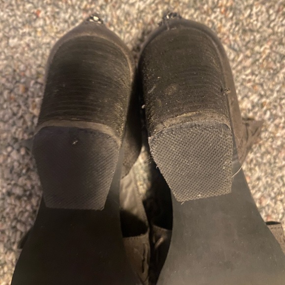 Charcoal booties size 9 Not rated brand - Picture 13 of 14